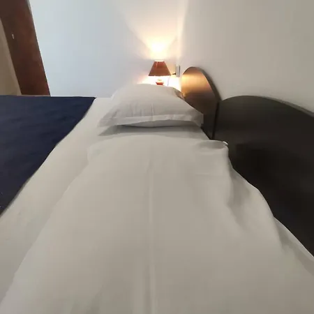 Bа́kish בית הארחה 3*