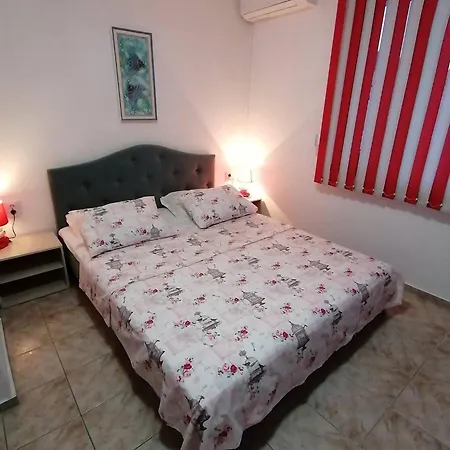 Bа́kish بيت ضيافة ابزور