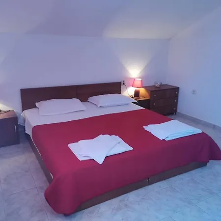 Bа́kish Gæstehus Obzor