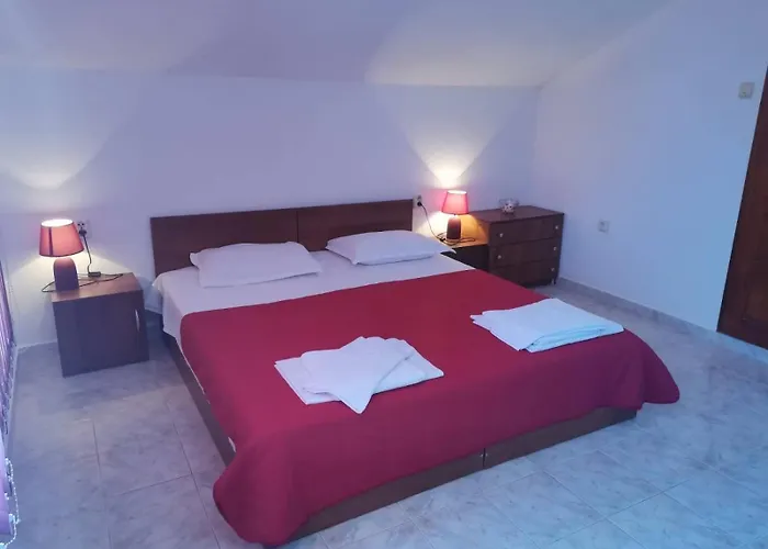 Bа́kish Gæstehus Obzor